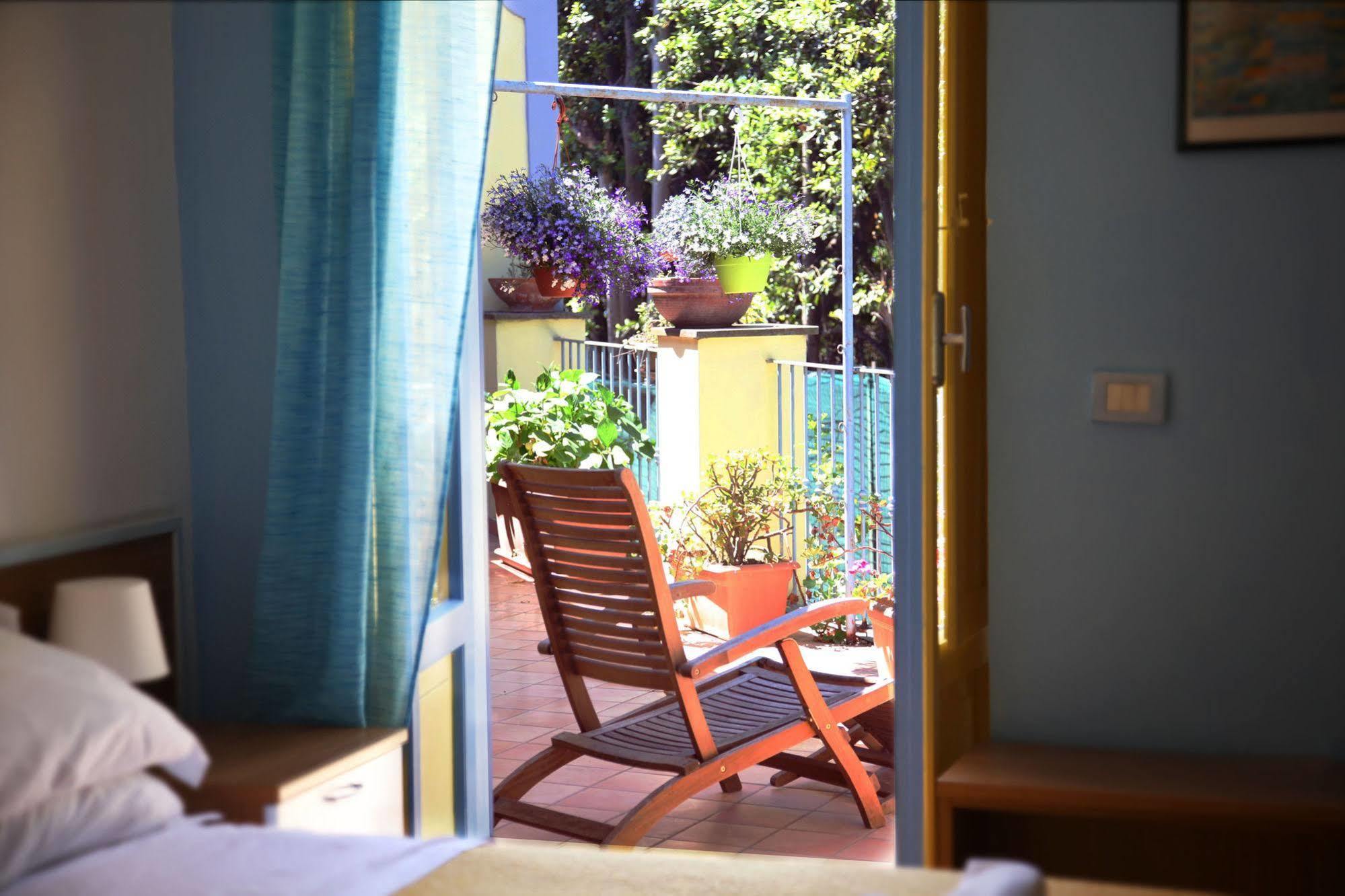 Hotel Solcalante Procida Exterior foto